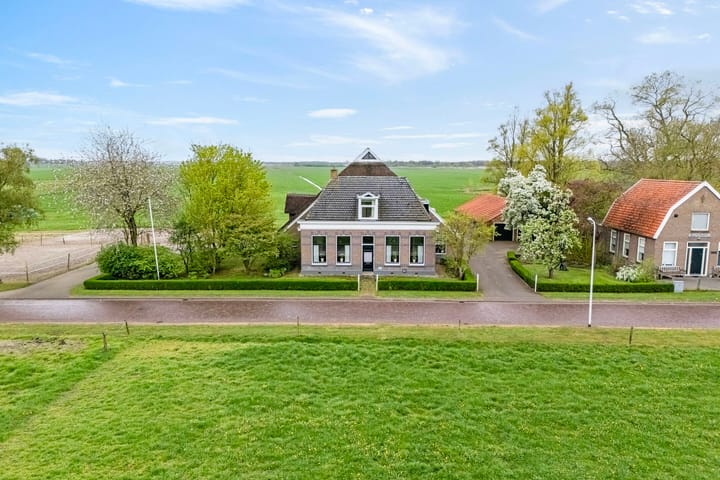 Vrijstaande woning te koop: Burgemeester G W Stroinkweg 46, Zuidveen