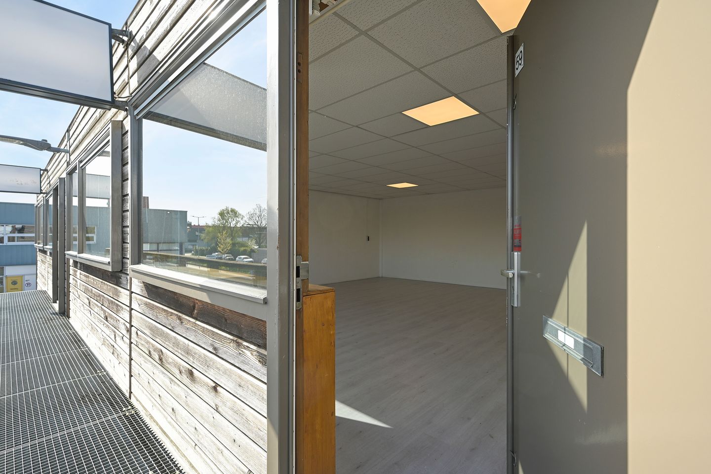 View photo 2 of Industrieweg 59