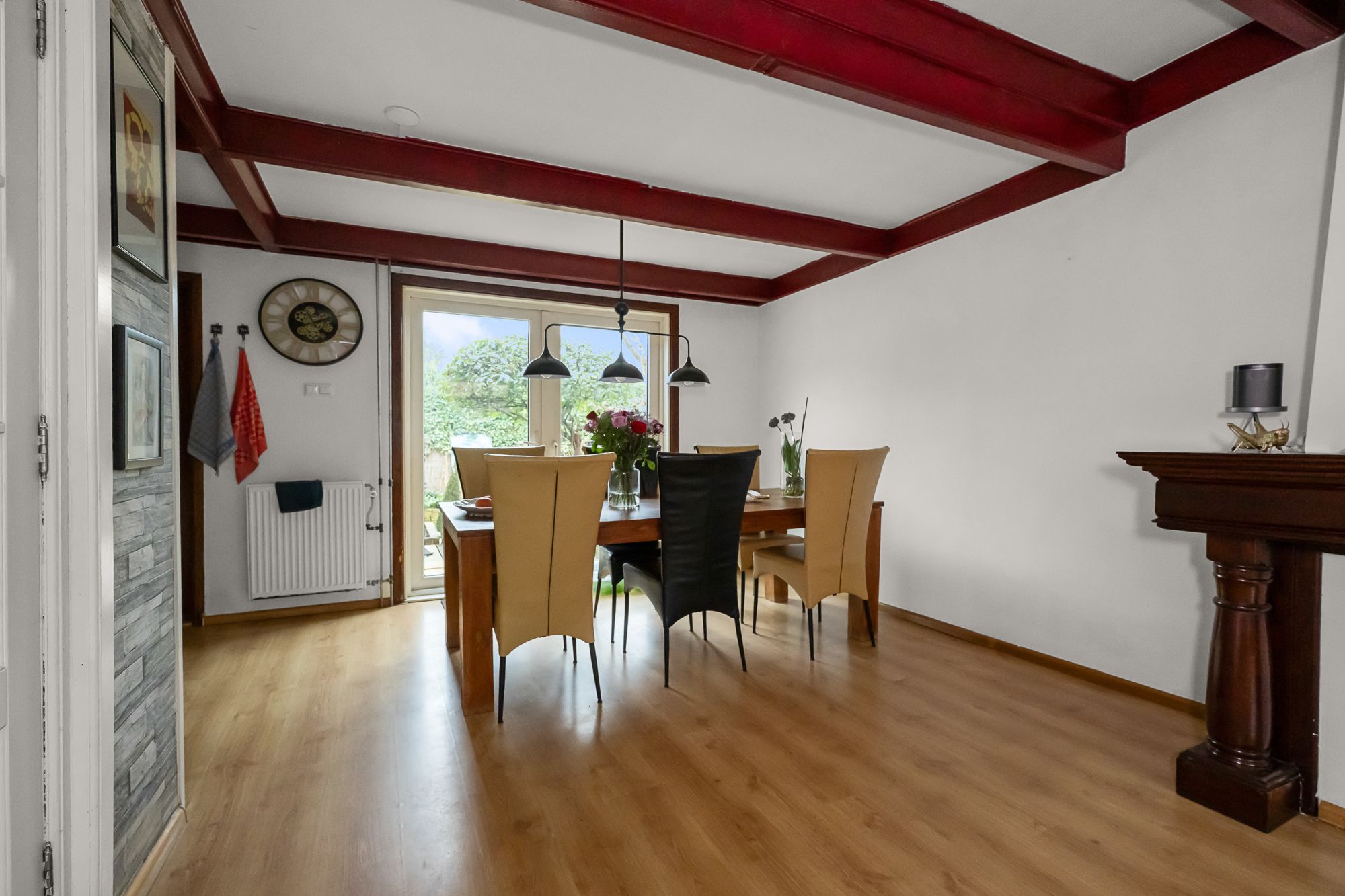 Photo 9 of Veeringstraat 37