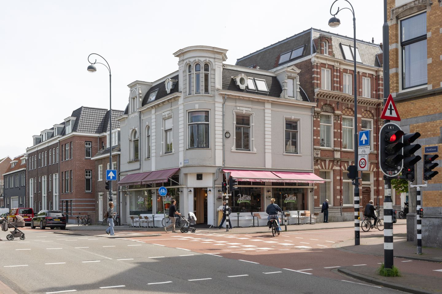 Foto 1 van Parklaan 16-E