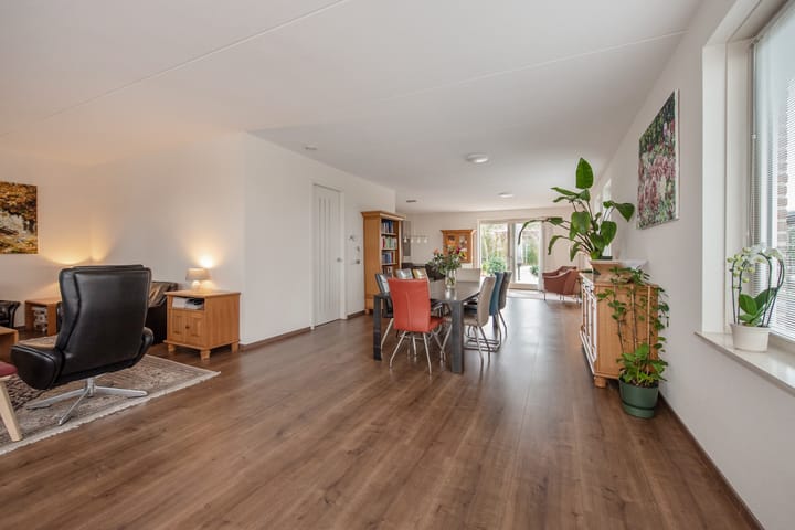 Vrijstaande woning te koop: Hogeveenseweg 1, Benthuizen