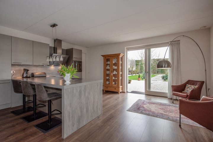 Vrijstaande woning te koop: Hogeveenseweg 1, Benthuizen