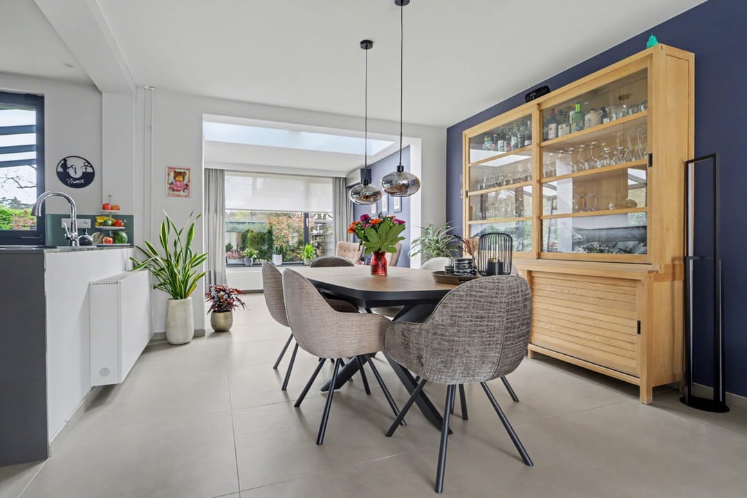 Modernized End Terraced House with Four Bedrooms in Green Putte — 11