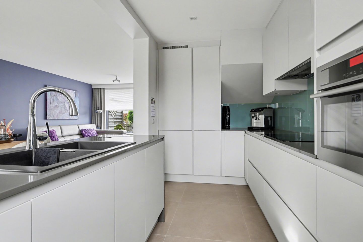 Modernized End Terraced House with Four Bedrooms in Green Putte — 14