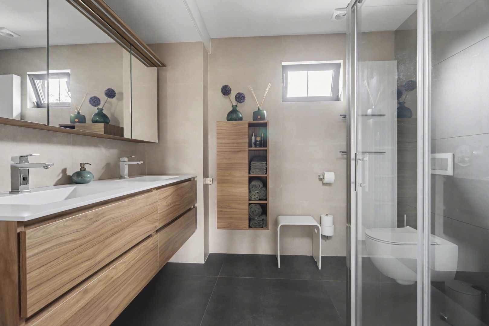 Modernized End Terraced House with Four Bedrooms in Green Putte — 21