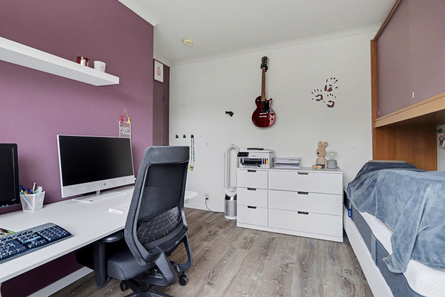 Modernized End Terraced House with Four Bedrooms in Green Putte — 19