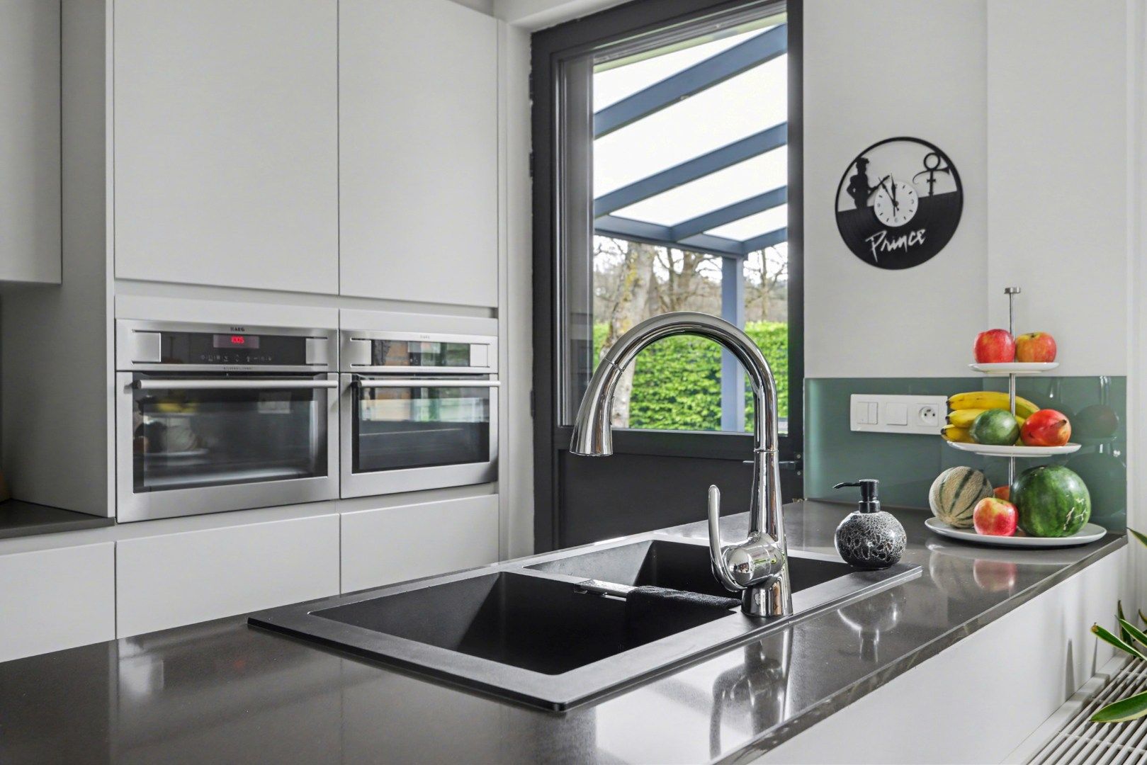 Modernized End Terraced House with Four Bedrooms in Green Putte — 12