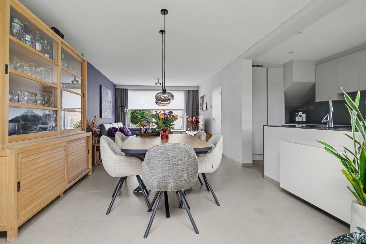 Modernized End Terraced House with Four Bedrooms in Green Putte — 10
