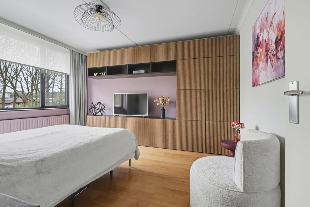Modernized End Terraced House with Four Bedrooms in Green Putte — 17