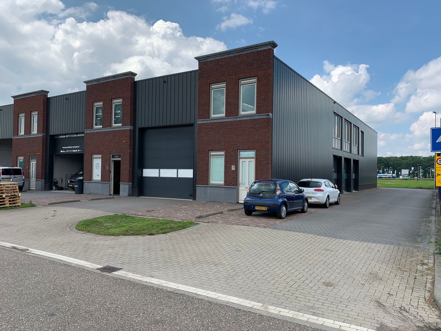 Bekijk foto 1 van Productiestraat 34