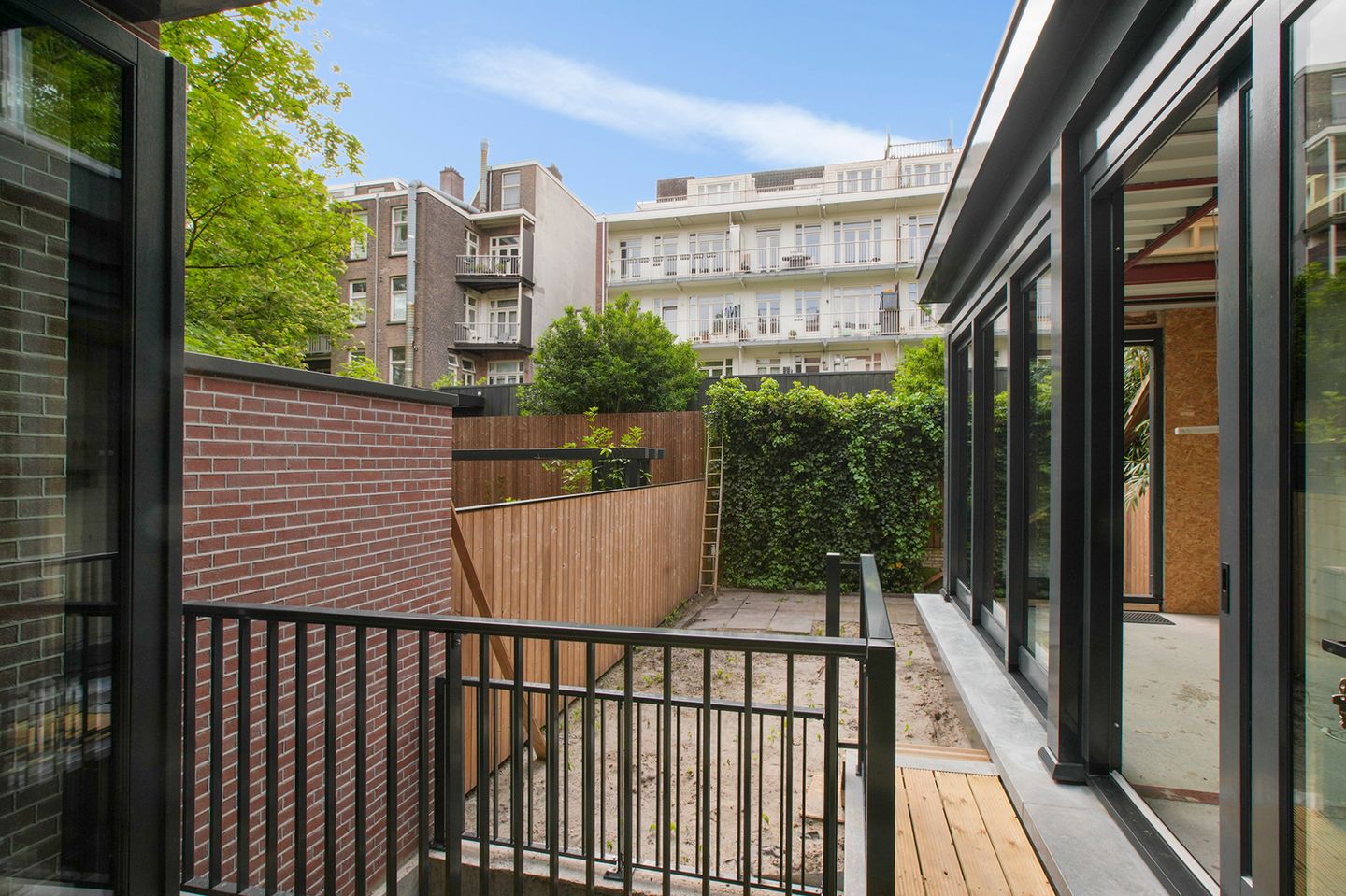 Photo 14 of Eerste Helmersstraat 107-H