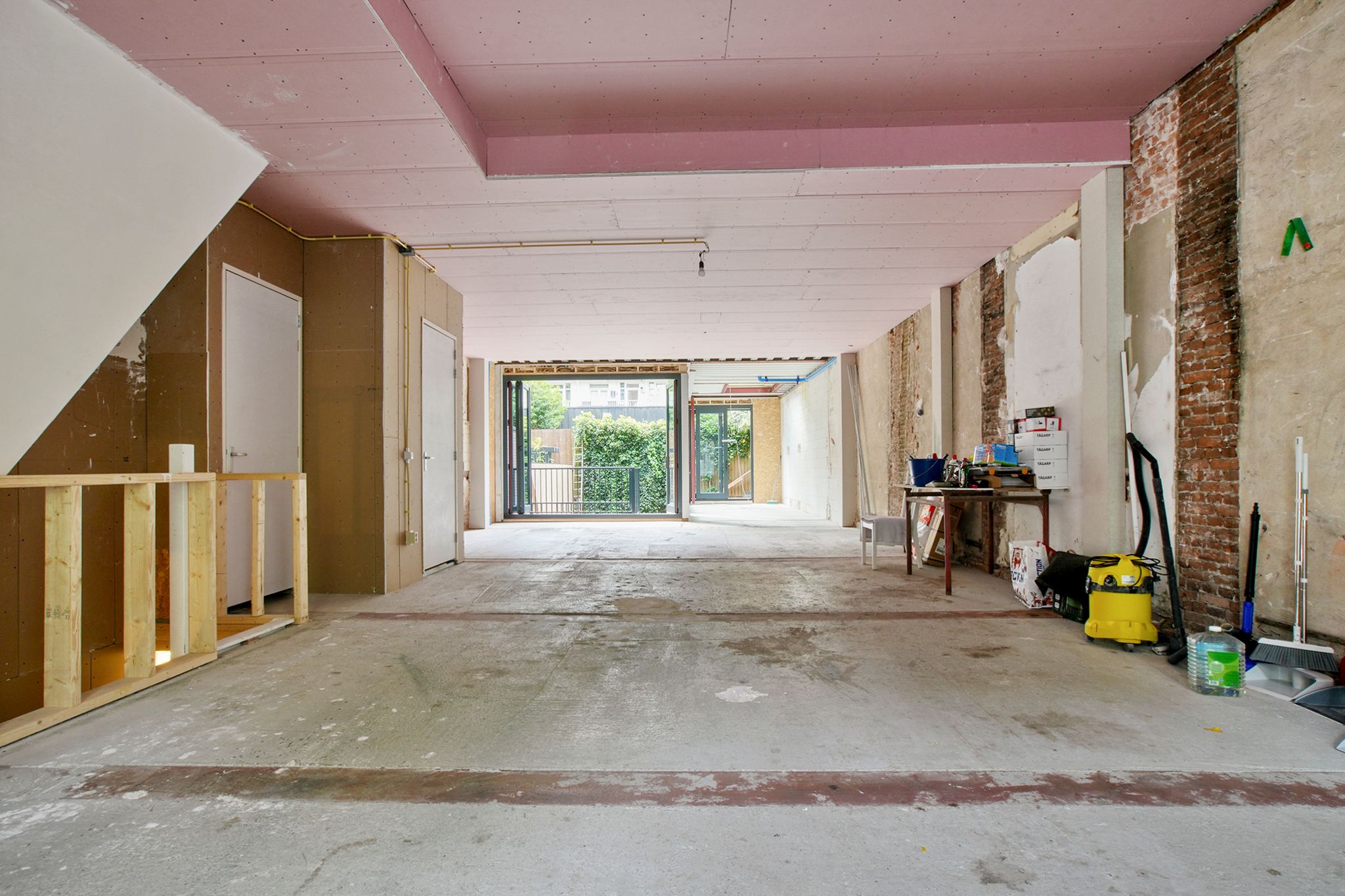 Photo 3 of Eerste Helmersstraat 107-H