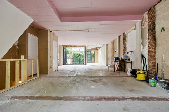 Photo 3 of Eerste Helmersstraat 107-H