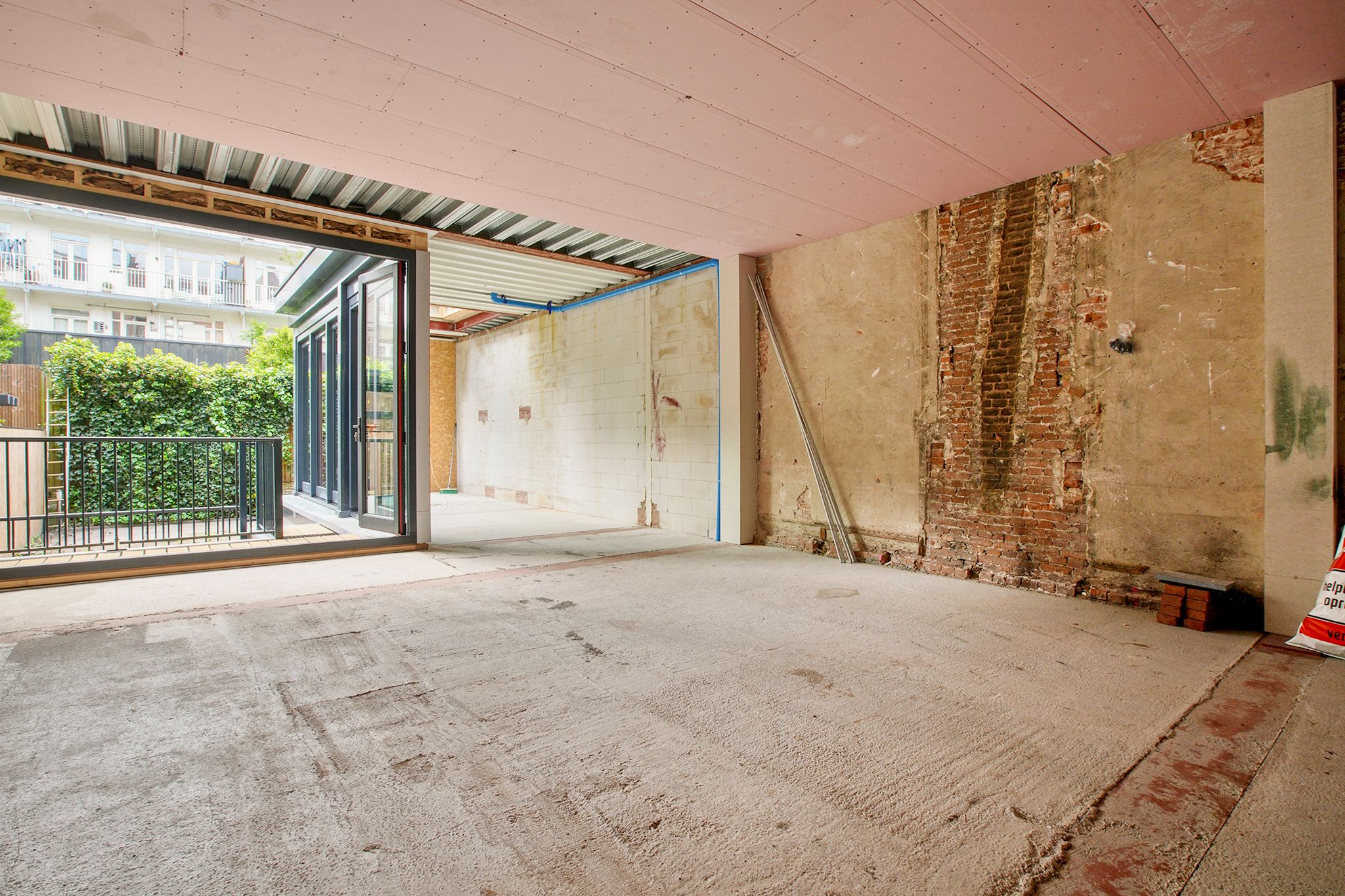 Photo 6 of Eerste Helmersstraat 107-H