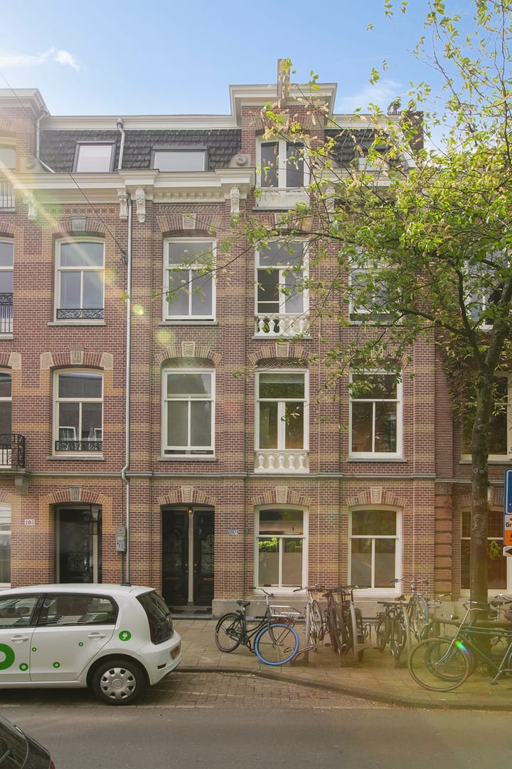 Photo 2 of Eerste Helmersstraat 107-H