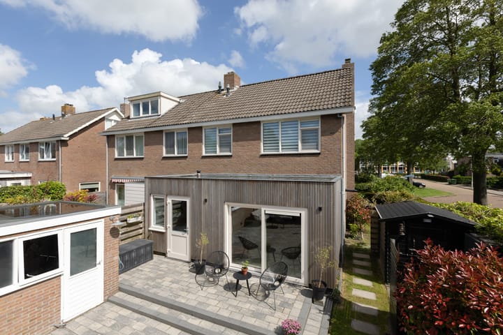 Photo 2 of Heemskerkstraat 1