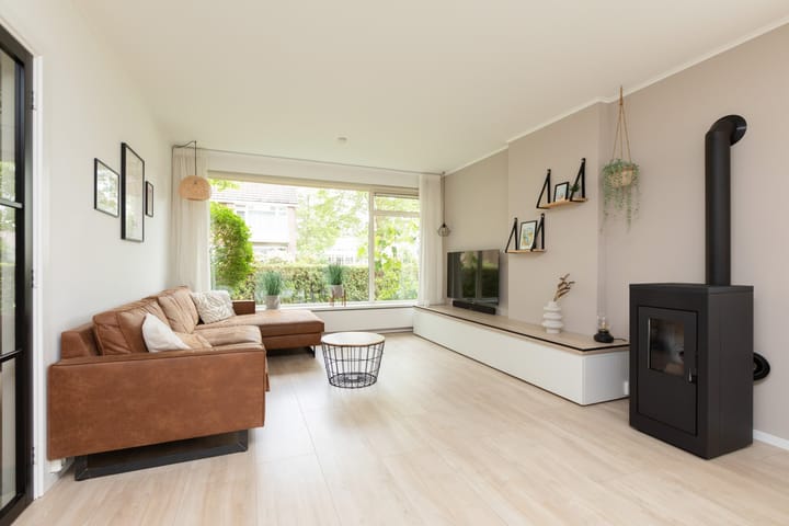 Photo 4 of Heemskerkstraat 1
