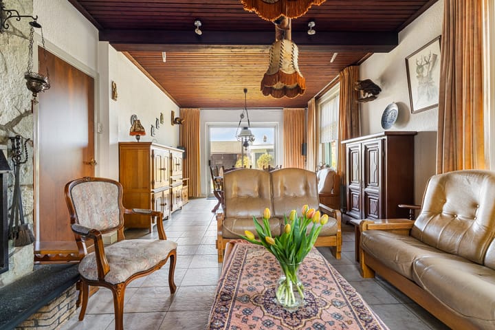 Twee-onder-één-kap te koop: Bergstraat 2-4, Lent