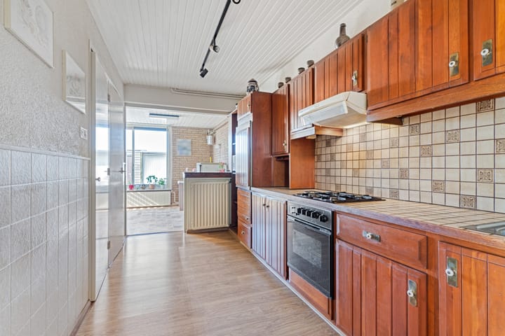 Twee-onder-één-kap te koop: Bergstraat 2-4, Lent