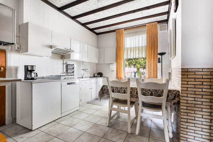 Twee-onder-één-kap te koop: Bergstraat 2-4, Lent
