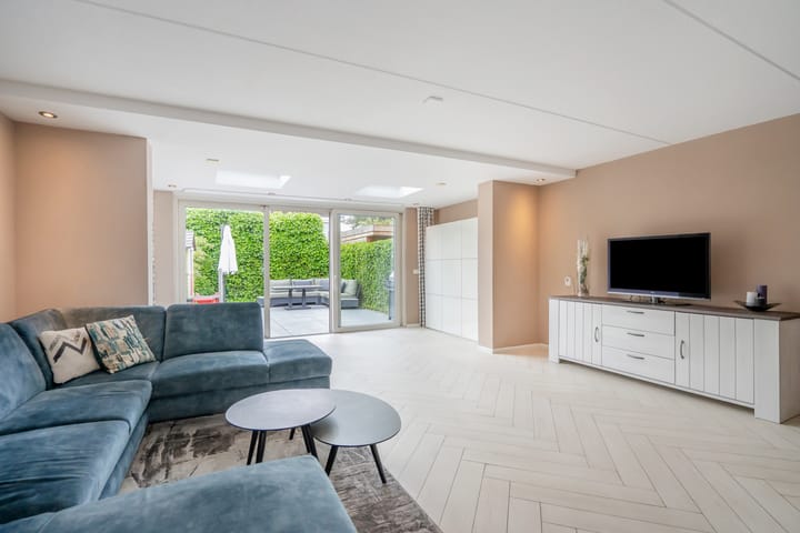 Tussenwoning te koop: Sloepkade 18, Zoetermeer