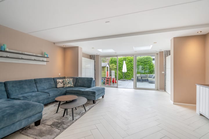 Tussenwoning te koop: Sloepkade 18, Zoetermeer