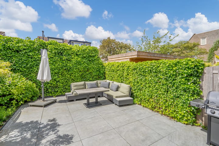 Tussenwoning te koop: Sloepkade 18, Zoetermeer