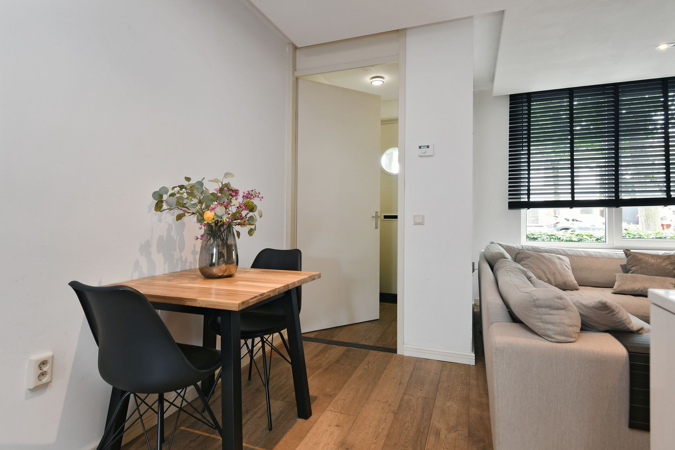Photo 6 of Overweertstraat 97-C