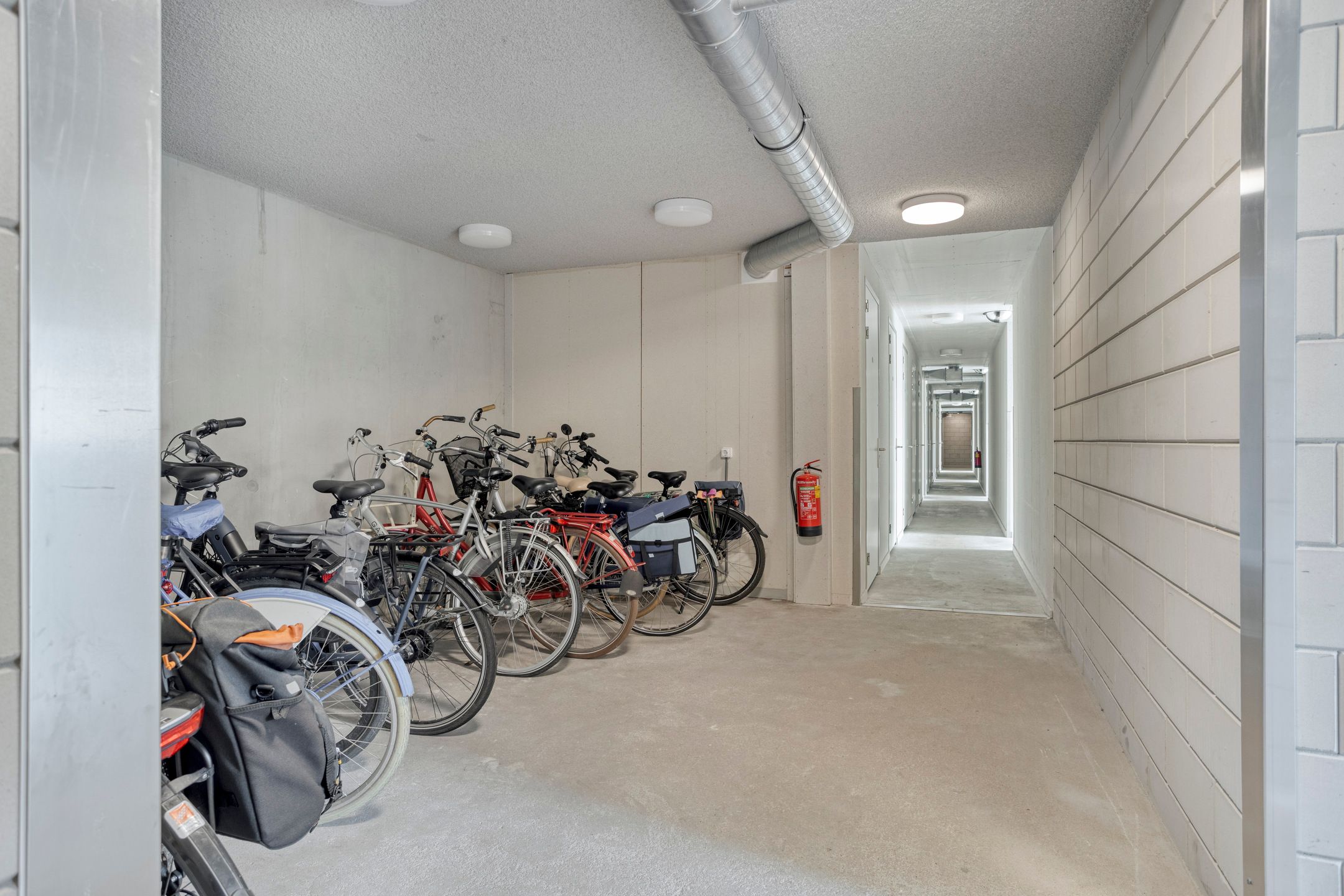 Photo 30 of Heinsiusstraat 65