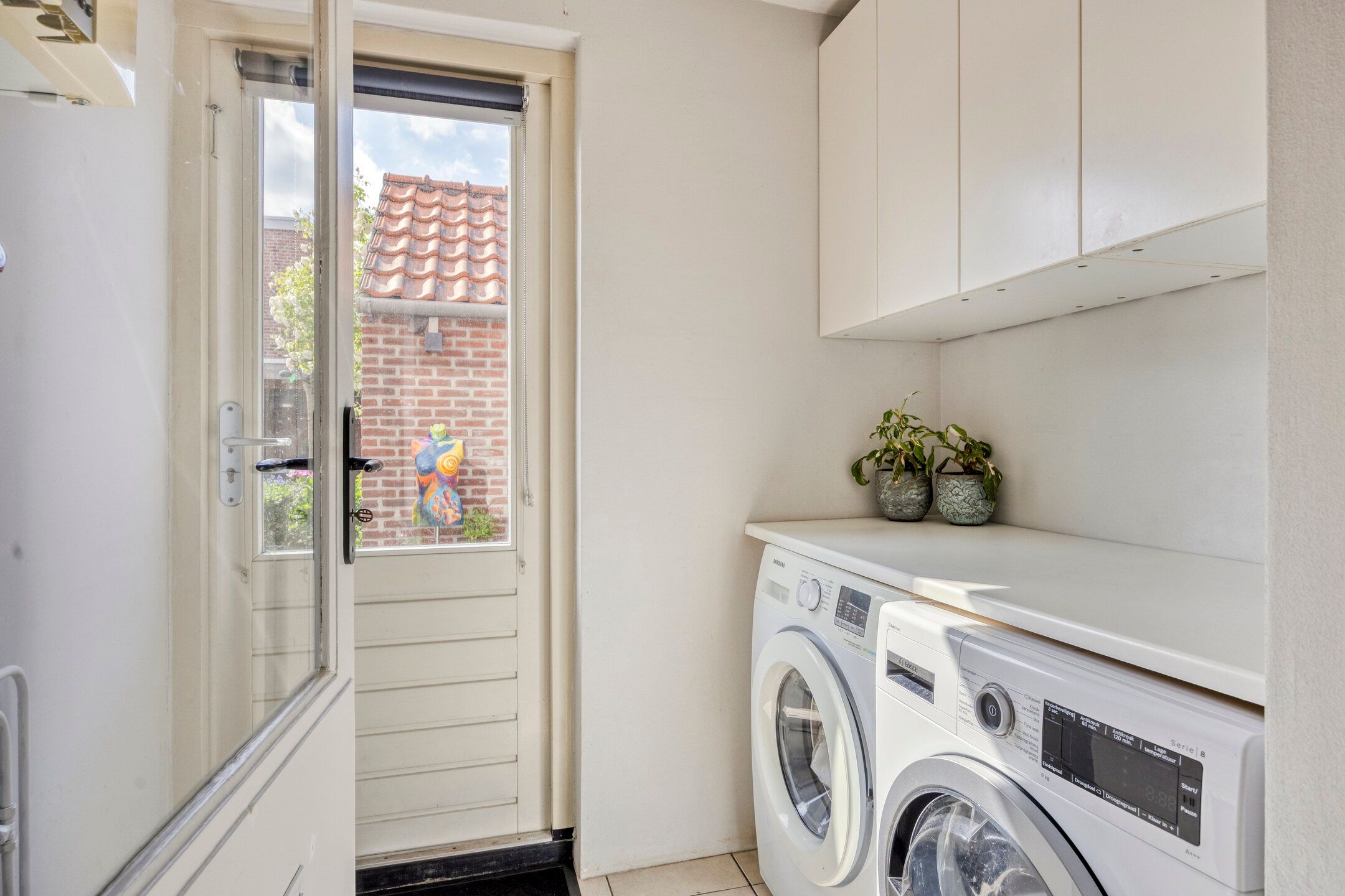 Photo 21 of Nassaustraat 6