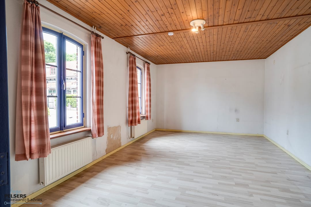 Photo 8 of Burgemeester Janssenstraat 7
