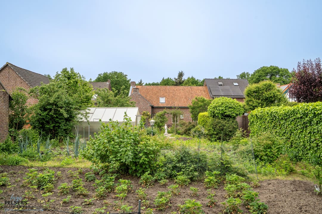 Photo 41 of Burgemeester Janssenstraat 7