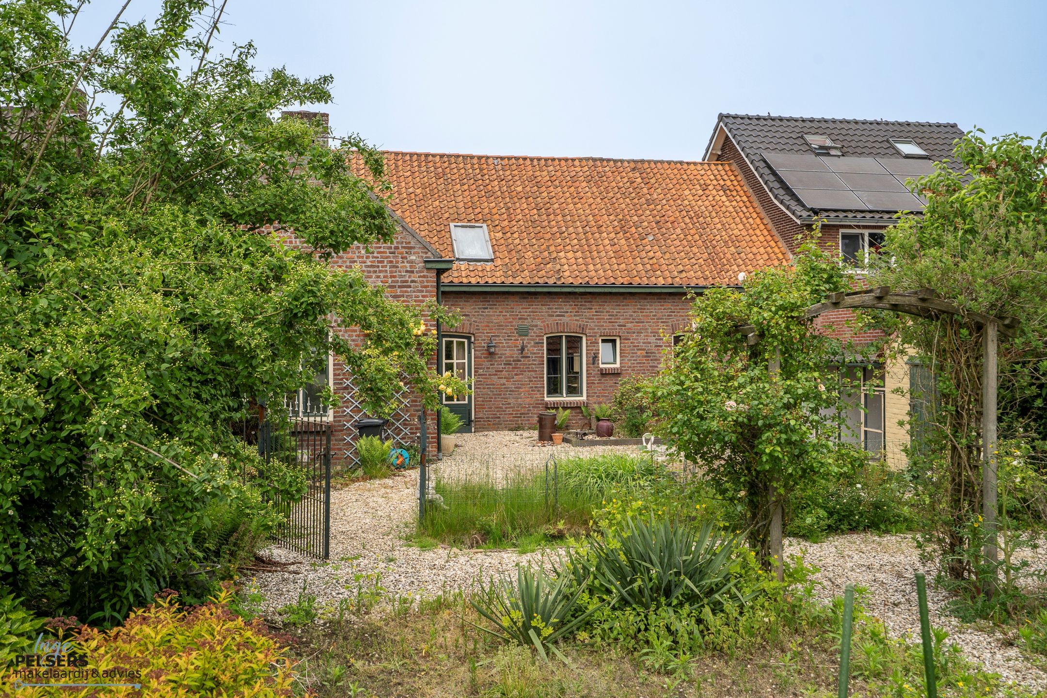 Photo 45 of Burgemeester Janssenstraat 7