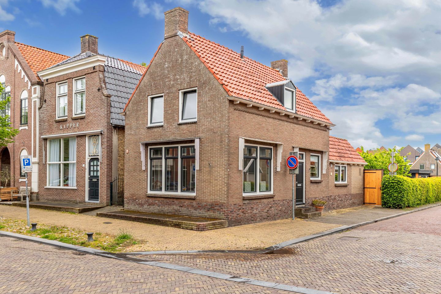 Foto 1 van Schoolstraat 1