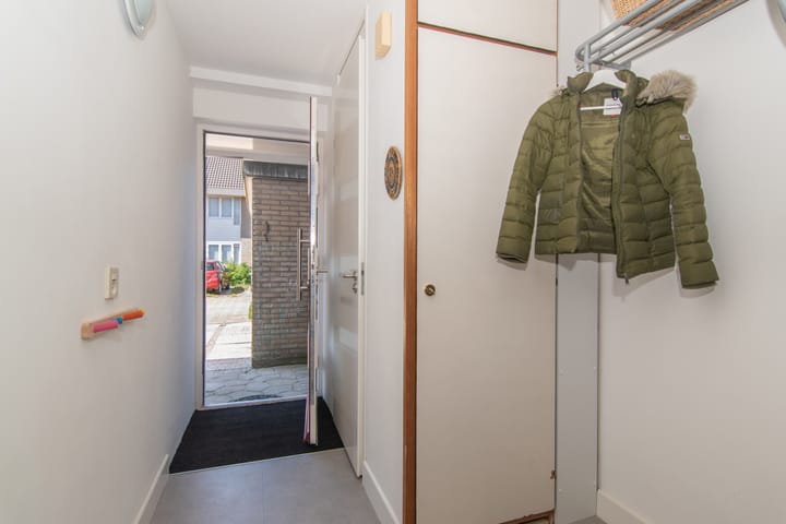 Tussenwoning te koop: Molièrezijde 8, Zoetermeer