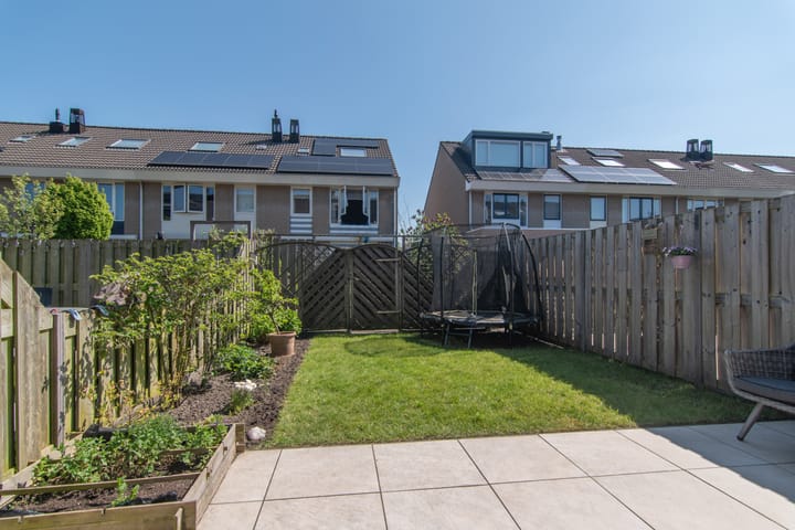 Tussenwoning te koop: Molièrezijde 8, Zoetermeer
