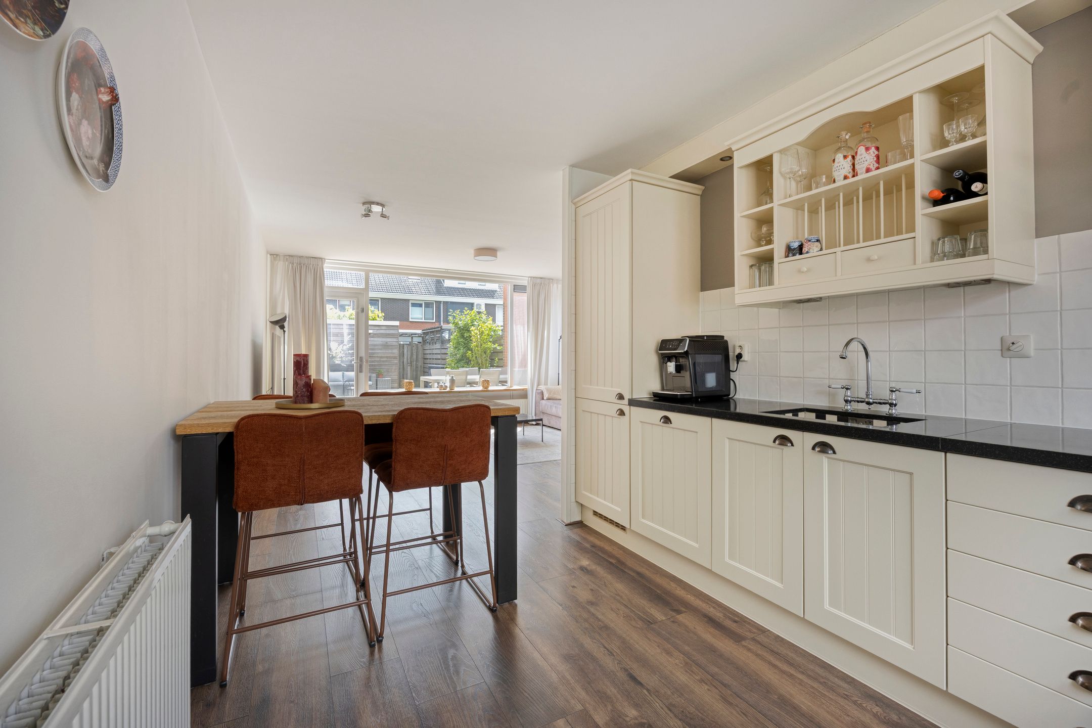 Ready to Move In Family Home with Sunny Garden in Weidevenne — 9