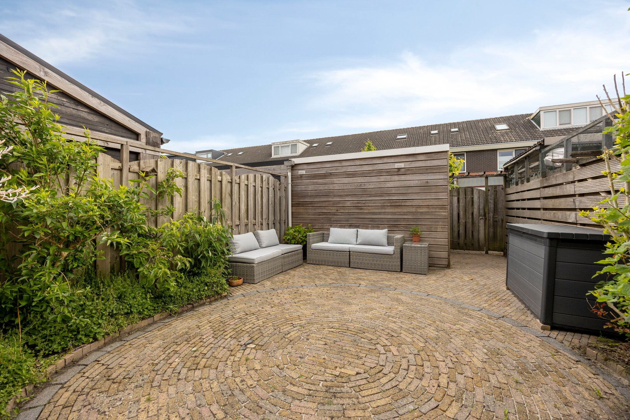 Ready to Move In Family Home with Sunny Garden in Weidevenne — 12