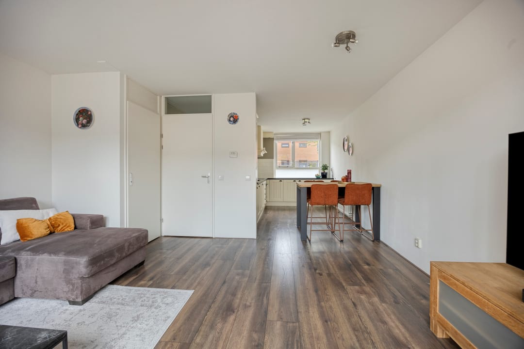 Ready to Move In Family Home with Sunny Garden in Weidevenne — 7