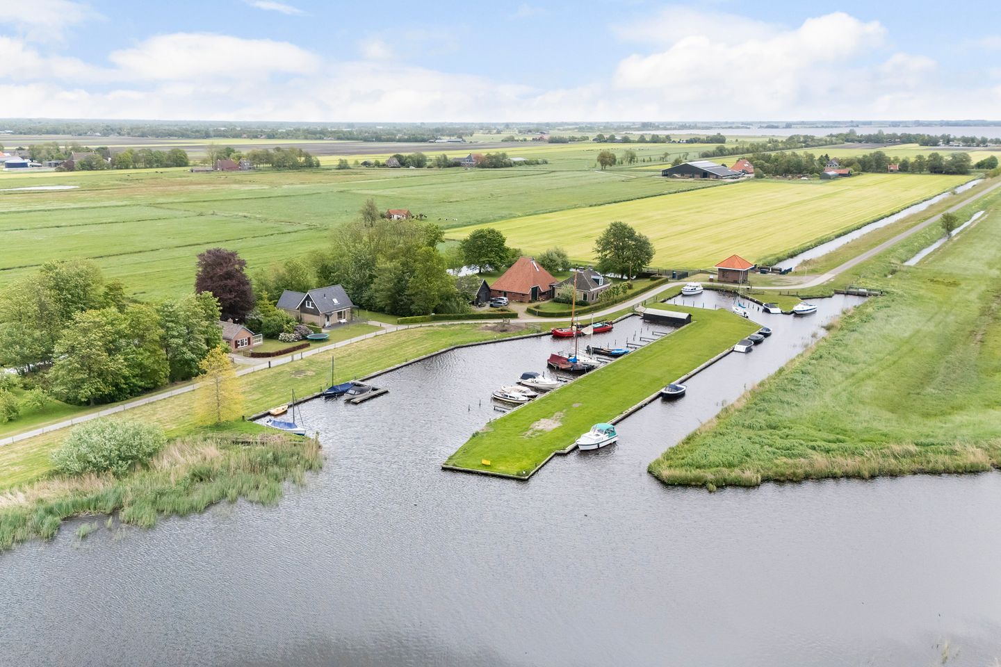 Photo 40 of Sluisweg 10