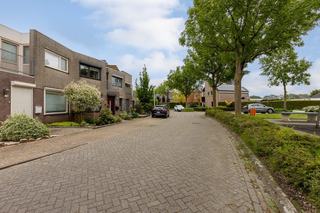 Well-maintained terraced house in child-friendly neighborhood Tolberg — 37