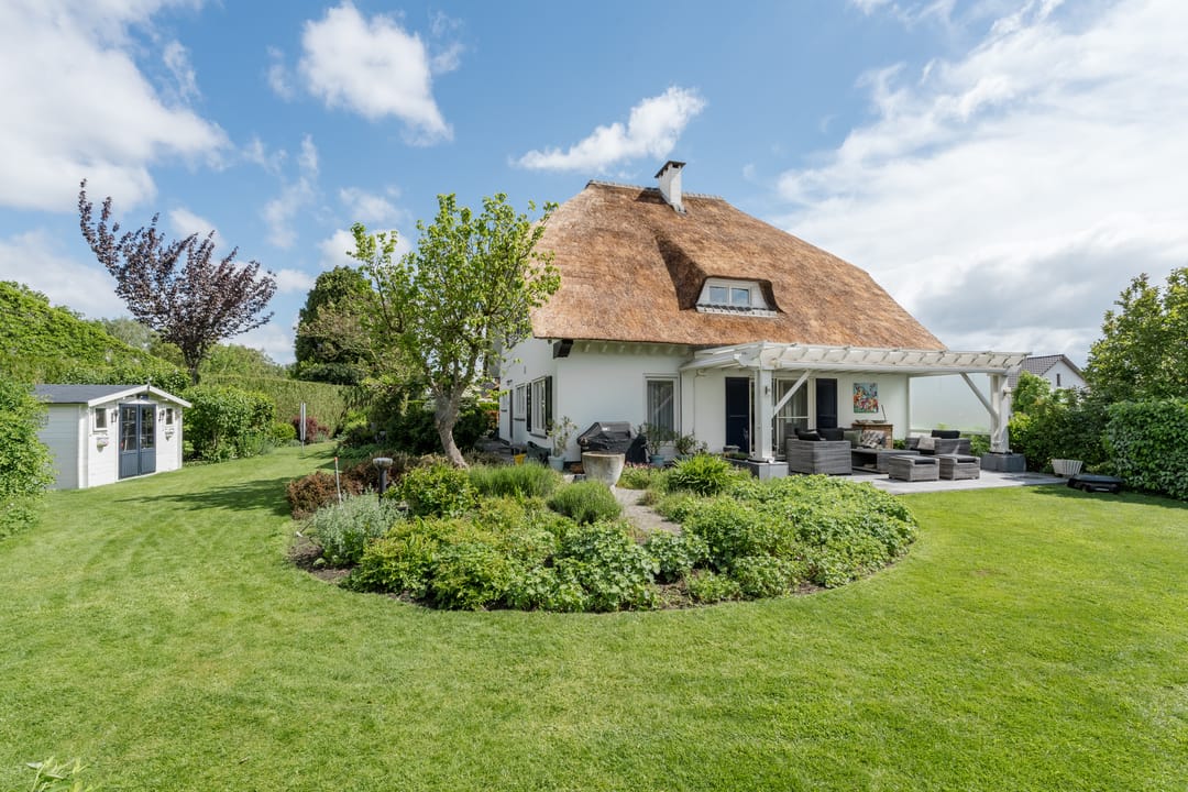 Charming English Cottage Style Villa with Thatched Roof in Kaulille — 52