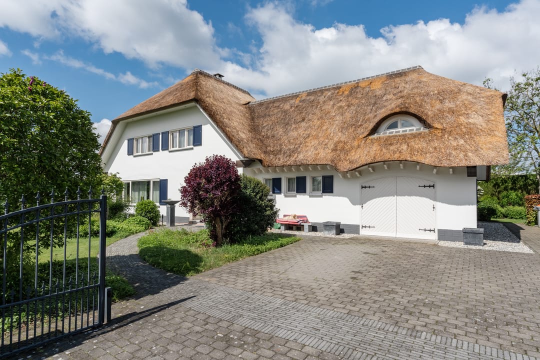 Charming English Cottage Style Villa with Thatched Roof in Kaulille — 8