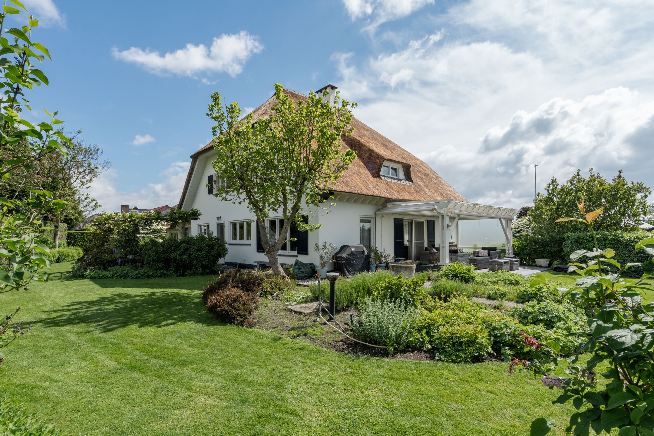 Charming English Cottage Style Villa with Thatched Roof in Kaulille — 54