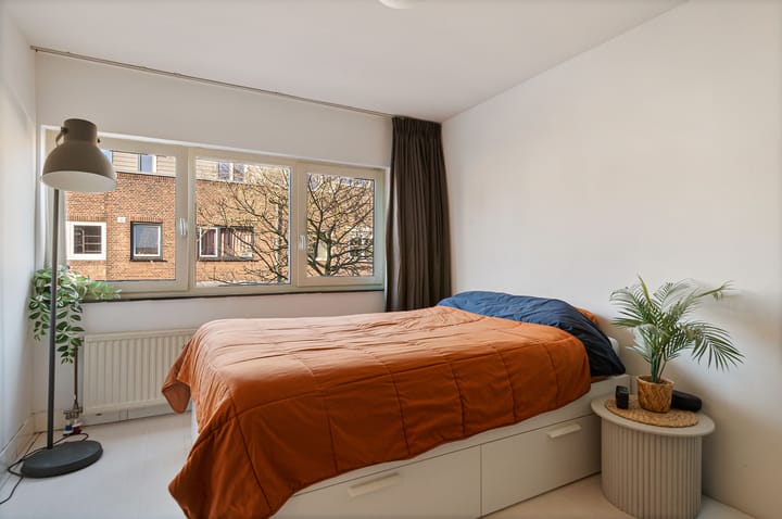 Hoekwoning te koop: Van 't Hoffstraat 24, Haarlem