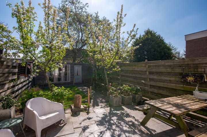 Hoekwoning te koop: Van 't Hoffstraat 24, Haarlem