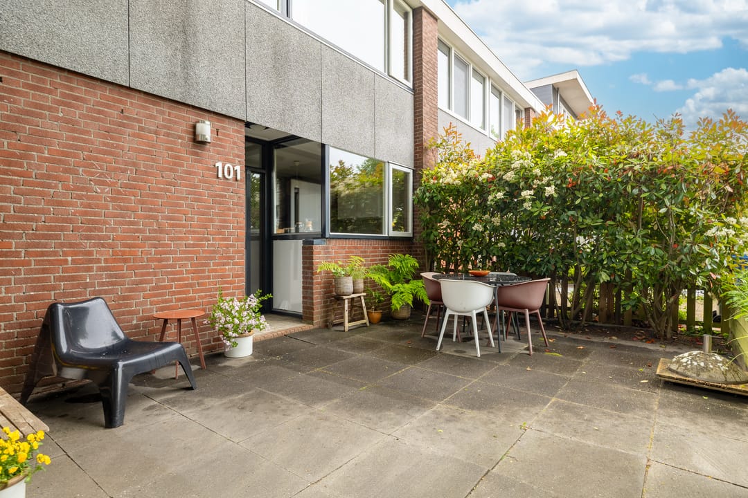 Spacious corner house with four bedrooms and sunny garden in Hoogland — 7