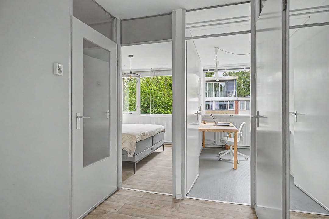 Spacious corner house with four bedrooms and sunny garden in Hoogland — 23