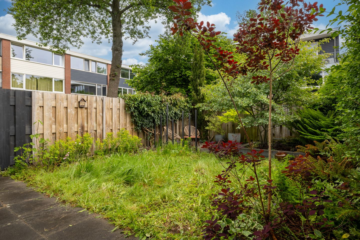 Spacious corner house with four bedrooms and sunny garden in Hoogland — 35