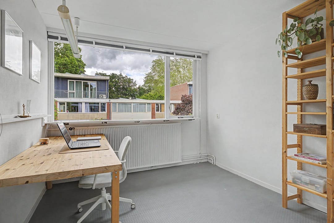 Spacious corner house with four bedrooms and sunny garden in Hoogland — 31